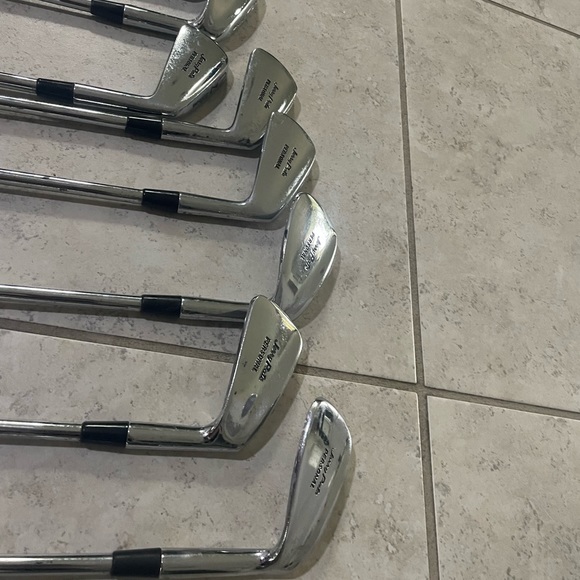 Wilson Jerry Pate Personal Irons Series - Picture 10 of 15